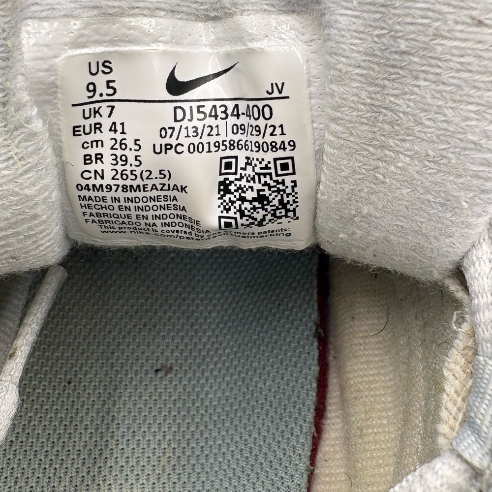 Women's Light blue and White Nike Sneakers - Picture 8 of 8